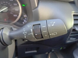 Lexus NX 300H 43
