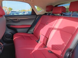Lexus NX 300H 47