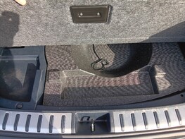 Lexus NX 300H 52