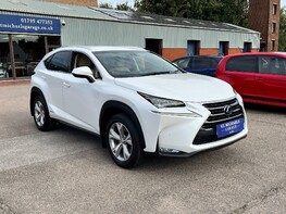 Lexus NX 300H PREMIER 4