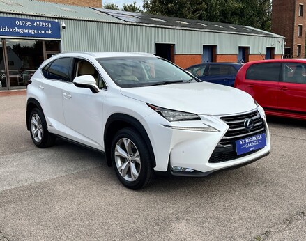 Lexus NX 300H PREMIER 4