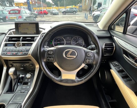 Lexus NX 300H PREMIER 19