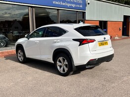 Lexus NX 300H PREMIER 9