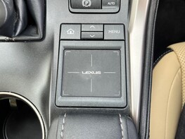 Lexus NX 300H PREMIER 47