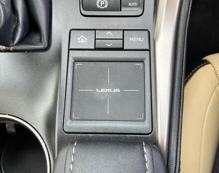 Lexus NX 300H PREMIER 47