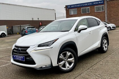 Lexus NX 300H PREMIER
