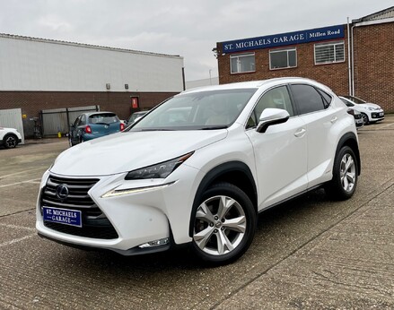 Lexus NX 300H PREMIER 1