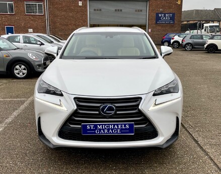 Lexus NX 300H PREMIER 5