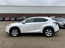 Lexus NX 300H PREMIER 11