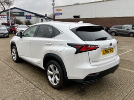 Lexus NX 300H PREMIER 9