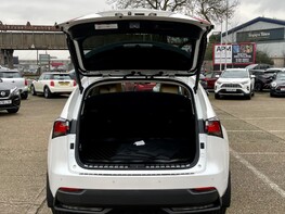Lexus NX 300H PREMIER 66