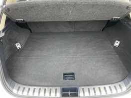 Lexus NX 300H PREMIER 69