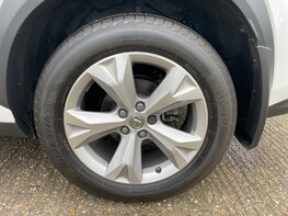 Lexus NX 300H PREMIER 16