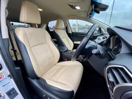 Lexus NX 300H PREMIER 60