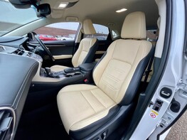Lexus NX 300H PREMIER 62
