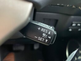 Lexus NX 300H PREMIER 53