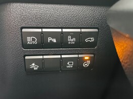 Lexus NX 300H PREMIER 56