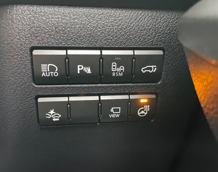 Lexus NX 300H PREMIER 56