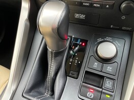 Lexus NX 300H PREMIER 48