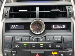 Lexus NX 300H PREMIER 41