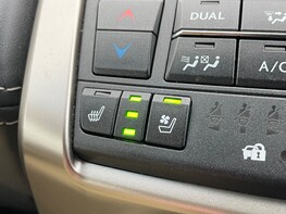 Lexus NX 300H PREMIER 43