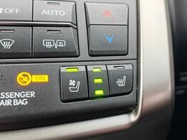 Lexus NX 300H PREMIER 42