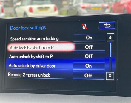 Lexus NX 300H PREMIER 37