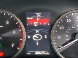 Lexus NX 300H PREMIER 24