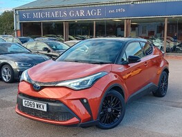 Toyota C-HR ORANGE EDITION 1