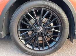 Toyota C-HR ORANGE EDITION 12