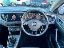 Volkswagen Polo SE TSI 17