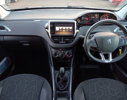 Peugeot 2008 PURETECH ACTIVE 2
