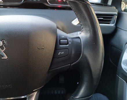 Peugeot 2008 PURETECH ACTIVE 33