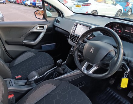 Peugeot 2008 PURETECH ACTIVE 17