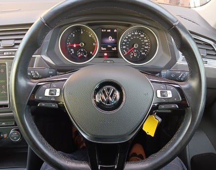 Volkswagen Tiguan SE NAV TDI BMT 4MOTION 18