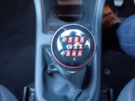 Volkswagen Up GTI 25