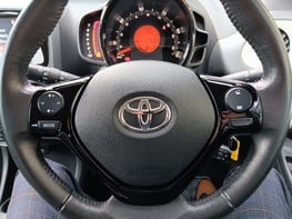 Toyota Aygo VVT-I X-PLAY 18