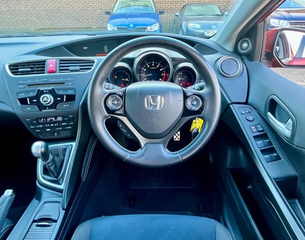 Honda Civic I-VTEC SE PLUS 18