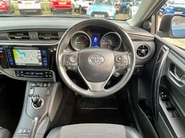 Toyota Auris VVT-I EXCEL TOURING SPORTS TSS 18