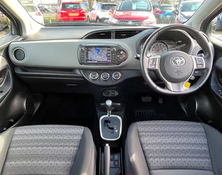 Toyota Yaris VVT-I ICON M-DRIVE S 2