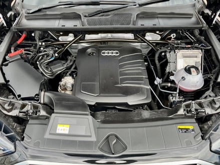 Audi Q5 TDI QUATTRO SPORT 