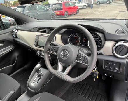 Nissan Micra IG-T ACENTA XTRONIC 17