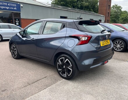 Nissan Micra IG-T ACENTA XTRONIC 9