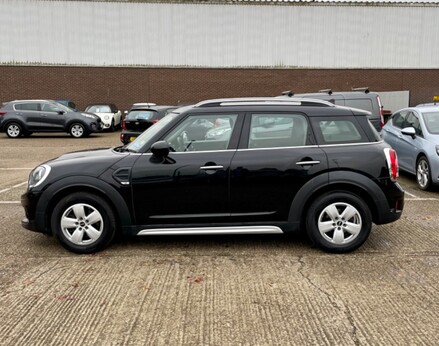 Mini Countryman COOPER 11