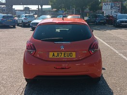 Peugeot 208 PURETECH ALLURE 6