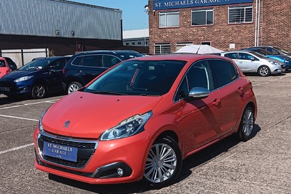 Peugeot 208 PURETECH ALLURE