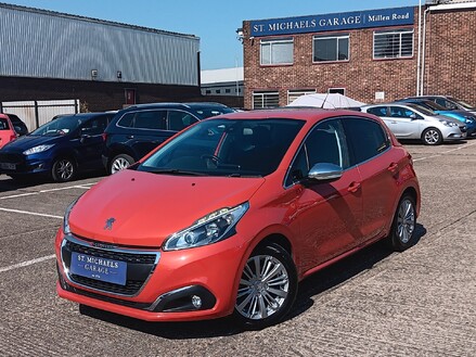 Peugeot 208 PURETECH ALLURE