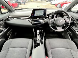 Toyota C-HR DYNAMIC 2