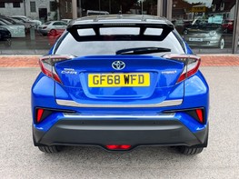 Toyota C-HR DYNAMIC 6