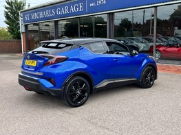 Toyota C-HR DYNAMIC 8